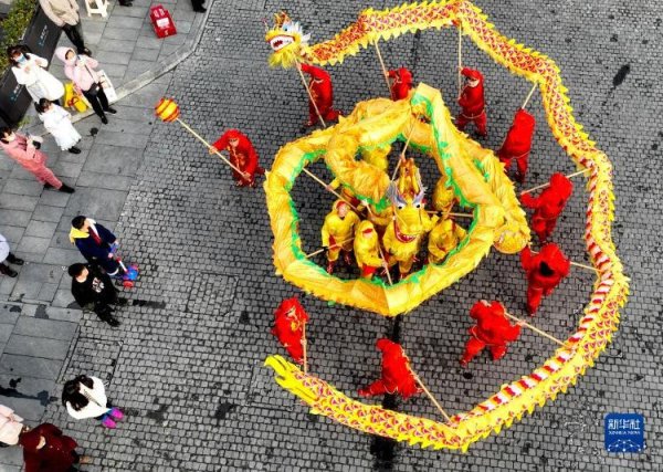 富才配资 安徽亳州：民俗表演迎新春